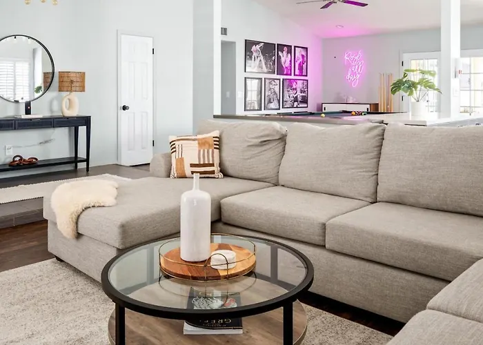 3bedroom 2bath - Saltwater Pool, Hot Tub, & Pool Table Ferienhaus Tempe