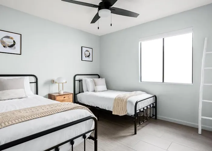 3bedroom 2bath - Saltwater Pool, Hot Tub, & Pool Table *