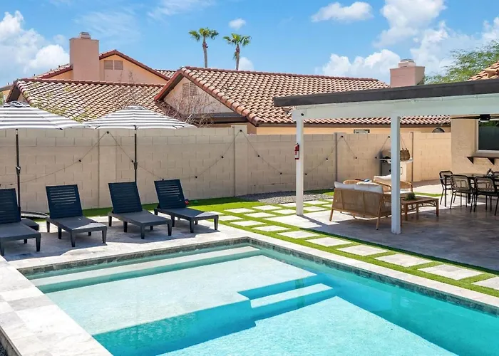 3bedroom 2bath - Saltwater Pool, Hot Tub, & Pool Table Ferienhaus Tempe