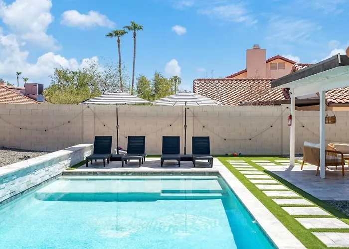 3bedroom 2bath - Saltwater Pool, Hot Tub, & Pool Table Tempe