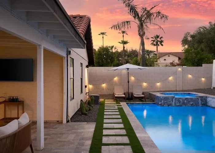 Ferienhaus 3bedroom 2bath - Saltwater Pool, Hot Tub, & Pool Table Tempe